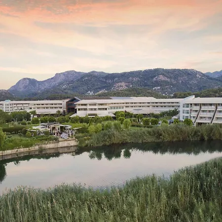 リゾート ヒルトン サリジェルメ ＆ スパ 5*