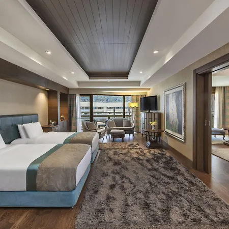 هيلتون ساريجيرم ريزورت آند سبا 5*