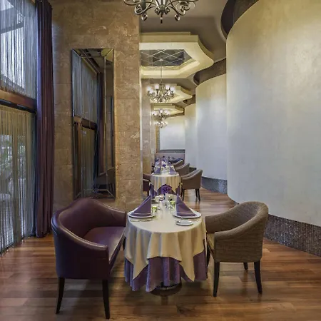 Hilton Sarigerme & דלמן