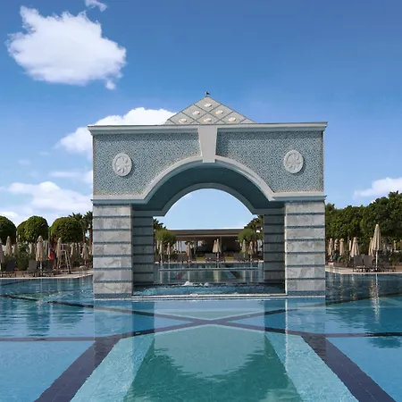 Hilton Sarigerme & דלמן