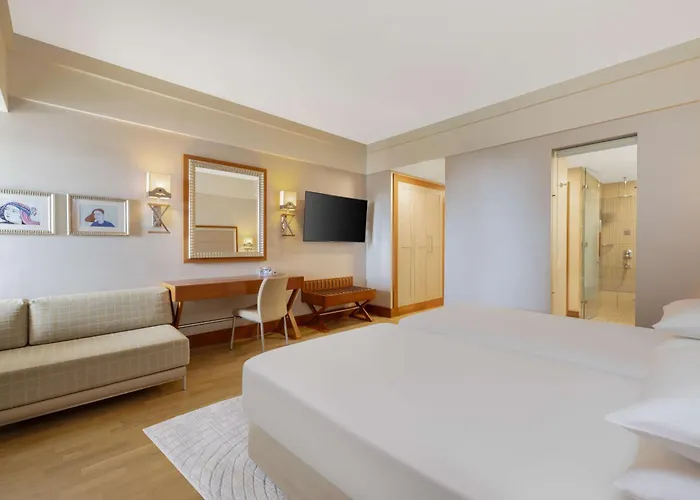 Hilton Dalaman Sarigerme Resort & Golf אתר נופש דלמן